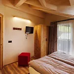 Chalet Leur Gusja Golp Quadrilocale